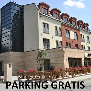 zakliki-apartments-airport.krakowhotelspoland.com/